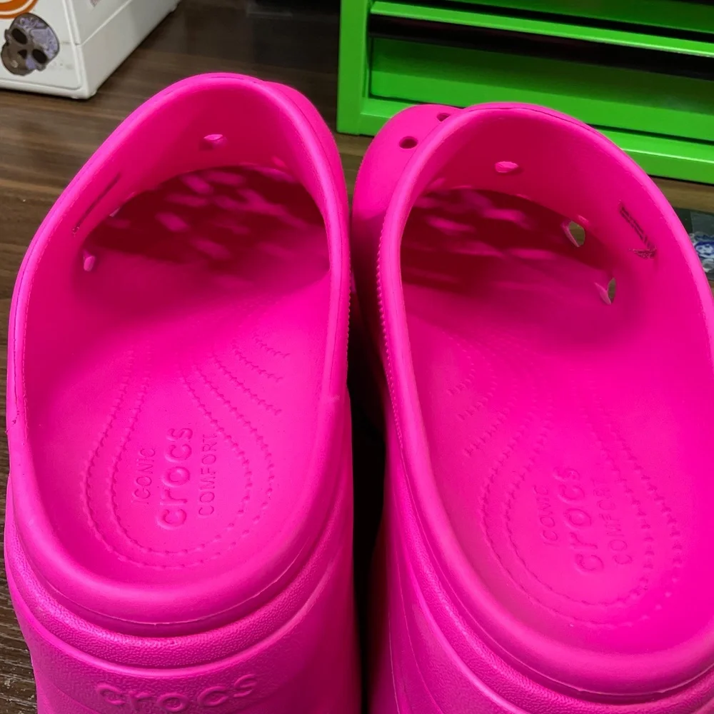 Crocs Siren clogs, neon hot pink, women’s 11, men’s 9 - Picture 8 of 11